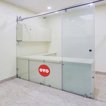 Oyo White House 호텔 노이다 외부 사진